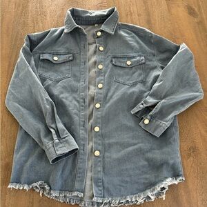 New women’s denim shacket/jacket size small